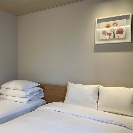 Grand City Hotel Changwon Exterior photo