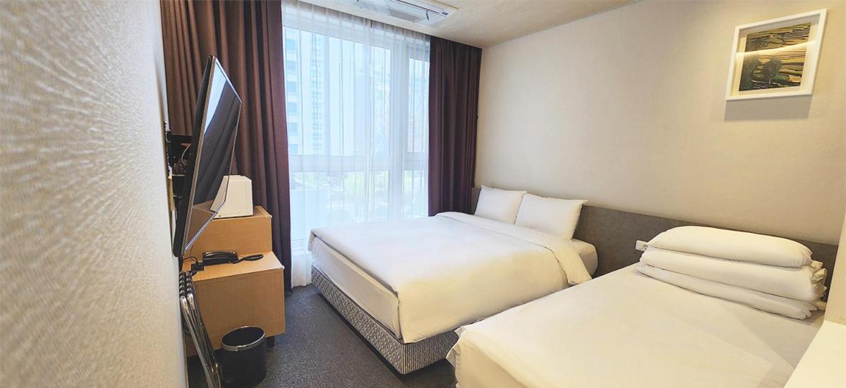 Grand City Hotel Changwon Exterior photo